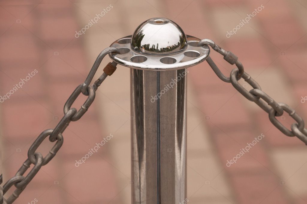 Urban Eisen Zaun mit Kette — Stockfoto © troninphoto #13709812 Urban Eisen Zaun mit Kette — Stockfoto © troninphoto #13709812