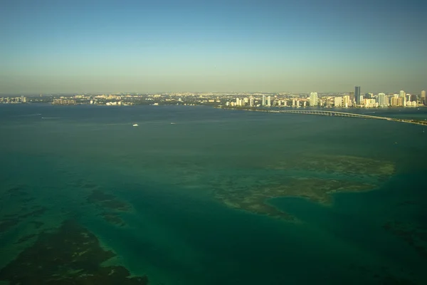 Cidade à beira-mar — Fotografia de Stock