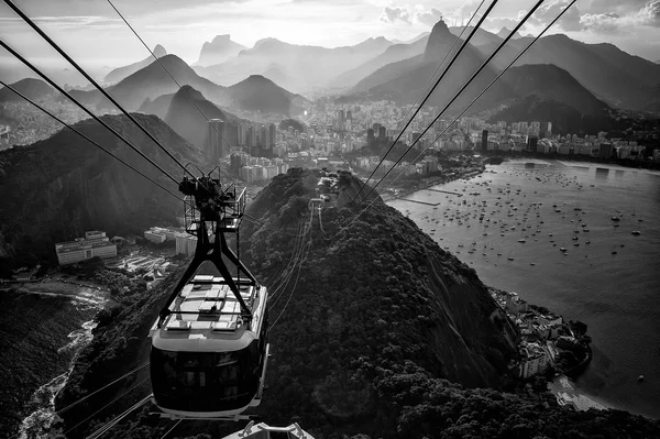 Overhead cable car — Stock Photo, Image