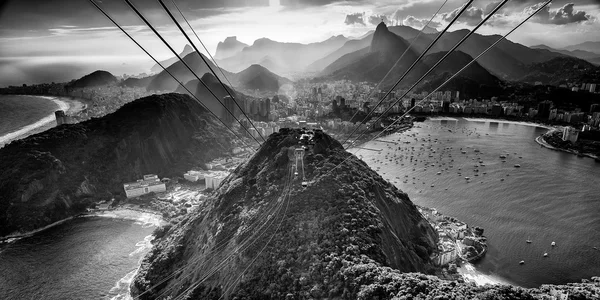 Overhead cable car — Stock Photo, Image