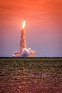 lansman atlantis - sts-135