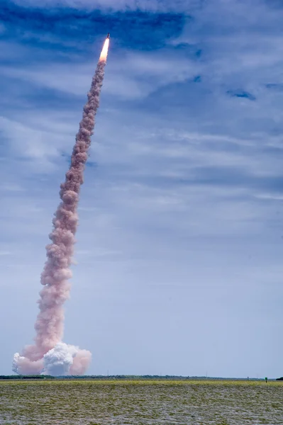 アトランティス - sts 135 の打ち上げ — ストック写真