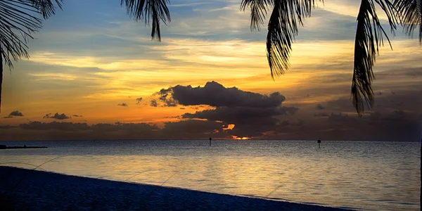 Océano al atardecer — Foto de Stock