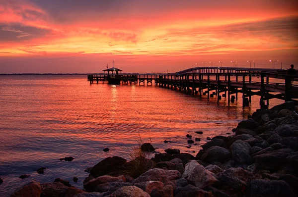 Pier in the ocean — Stock Photo, Image