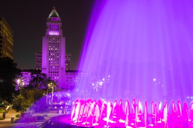 Los angeles city hall grand park görüldüğü gibi
