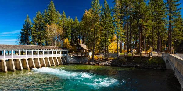 Lake Tahoe Dam — Stock Photo, Image