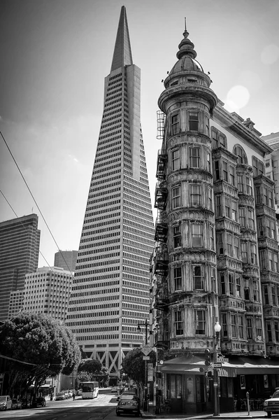 Edificios en una ciudad —  Fotos de Stock