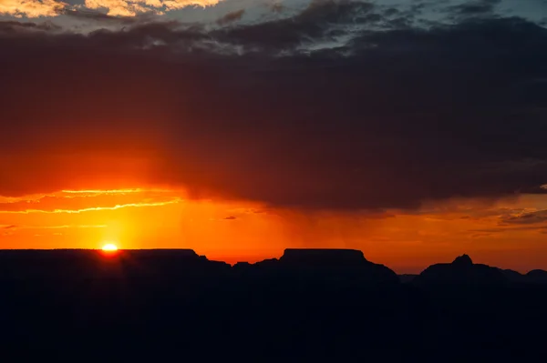 Pôr do sol sobre o Grand Canyon — Fotografia de Stock