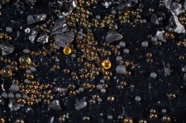 Filtrelerdeki sudan toprak emmek için özel malzeme