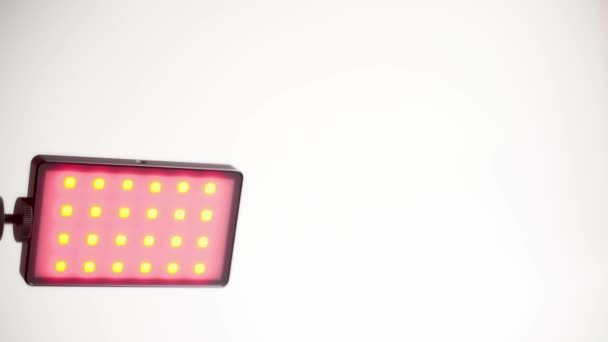 The led panel flashes police beacons on a white background. copyspace place — Stock Video