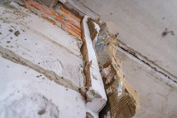 Isolamento Poliestireno Desmontado Revestimento Fachada Uma Casa Privada Remodelando Exterior — Fotografia de Stock