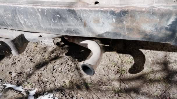 Exhaust Pipe Old Diesel Truck Unsuccessful Attempts Start Engine High — Stockvideo