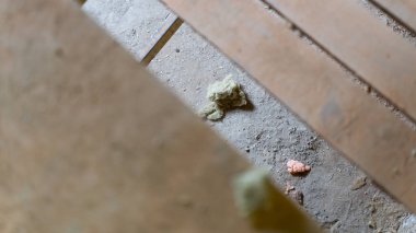 Yalıtım sonrası atık ve mineral yünü kalıntıları