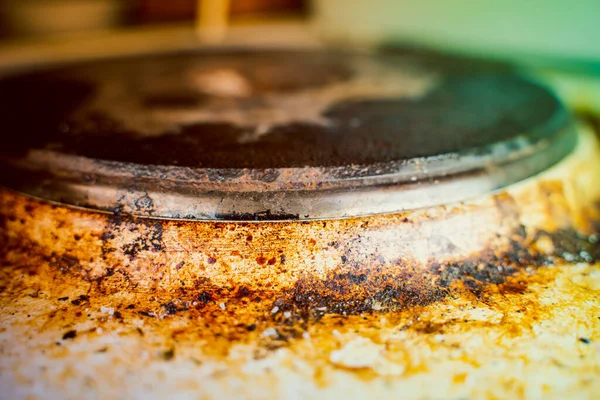 Very Heavily Soiled Old Kitchen Electric Stove Burnt Brown Soot — Stockfoto