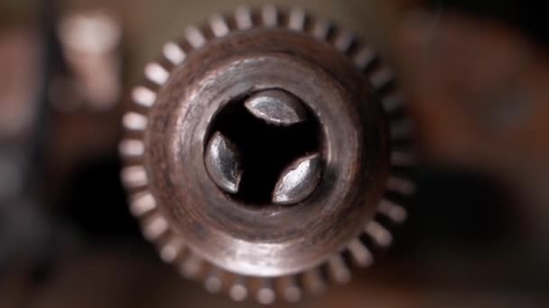 Old Rusty Drill Chuck Rotates Close Blurred Background Screwdriver Chuck — Stock video
