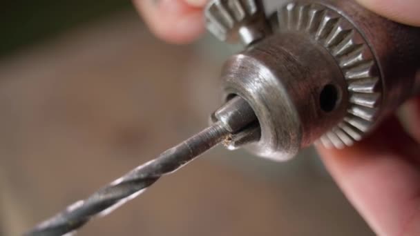 Unscrewing Drill Chuck Special Key Close Removing Drill Bit Metal — Stockvideo