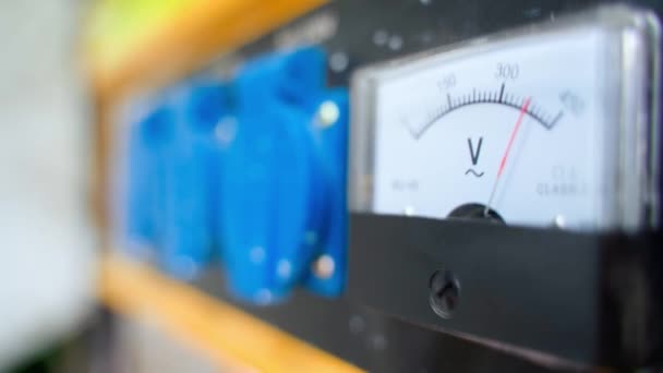Voltmeter Body Working Gas Generator Shows Output Voltage Close Generation — Vídeo de Stock