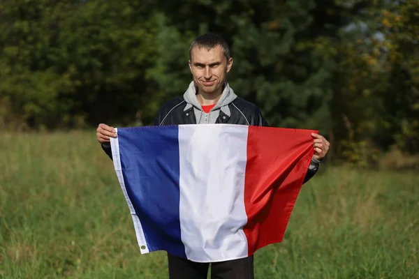 Прапор Франції Руках Чоловіка — стокове фото