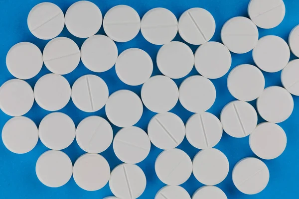 Белые Медицинские Круглые Таблетки Кучу Много — стоковое фото