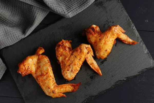 Bbq Buffalo Wings Fried Chicken Dark Background Delicious Grilled Chicken — Foto Stock