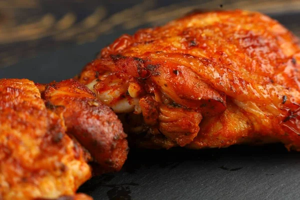 Chicken Thighs Baked Grilled Chicken Thighs Plate Dark Stone — Stok fotoğraf