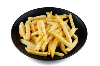 Siyah tabakta patates kızartması. Kızarmış patatesler..