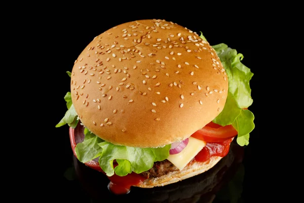 Burger Smakelijk Bovenaanzicht Zwart Verse Hamburger Met Sla Tomaat Ketchup — Stockfoto