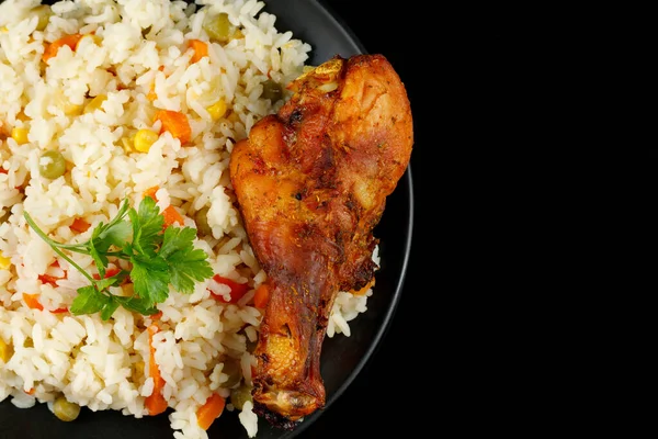 Ayam Goreng Dan Nasi Dengan Sayuran Piring Makanan Lezat Dan — Stok Foto