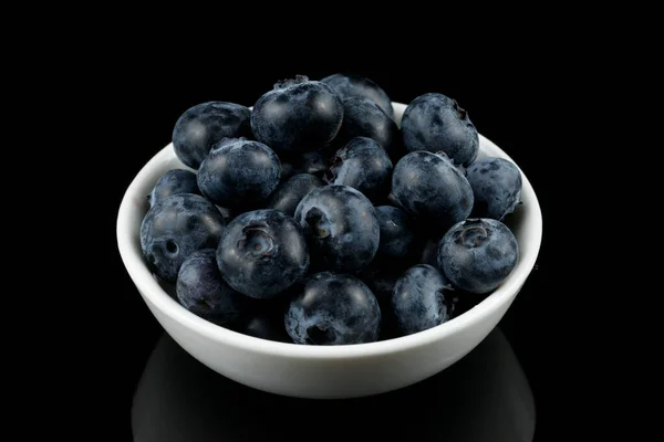 白碗里的浅蓝色浆果 — 图库照片
