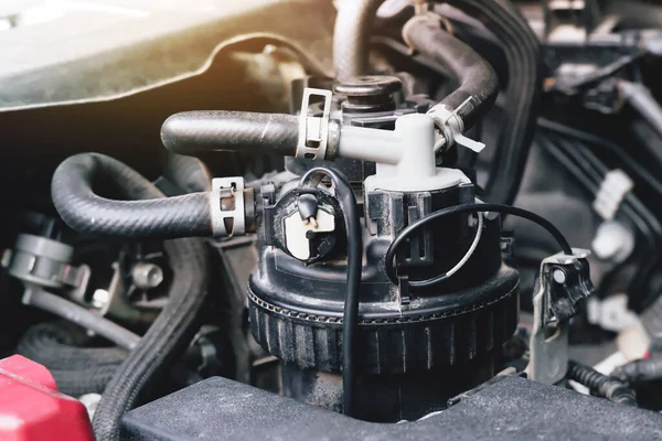 汽车柴油机系统柴油机燃料过滤箱和橡胶管 — 图库照片