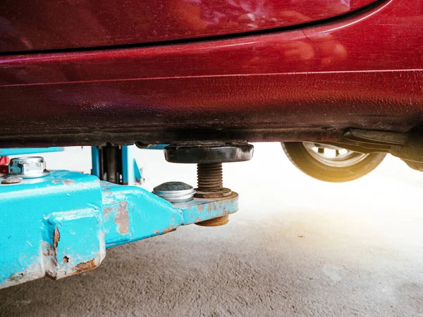 Vehicle Hydraulic Floor Jack Raises Car Body Repairs Auto Repair — Stock Photo, Image