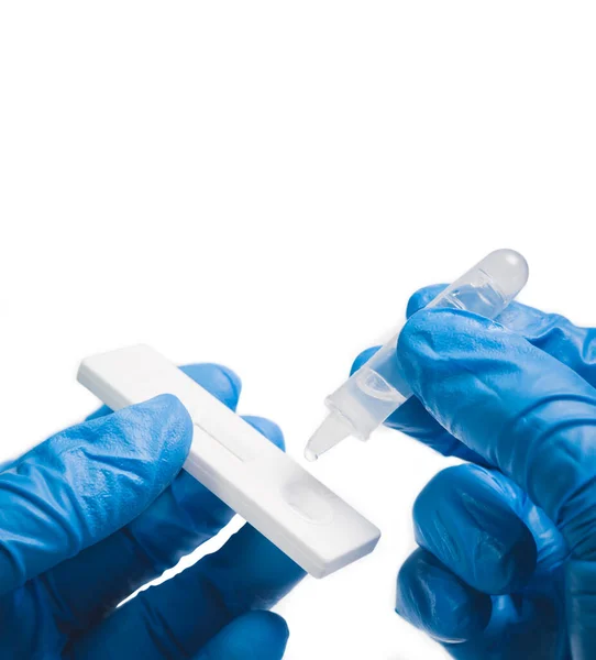 Lékař Umístit Vzorek Sekrece Sars Cov Rapid Antigen Test Kit — Stock fotografie
