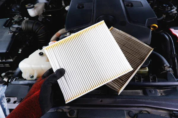 New Air Filter Hand Old Filthy Filter Placed Car Engine — Stock Photo, Image