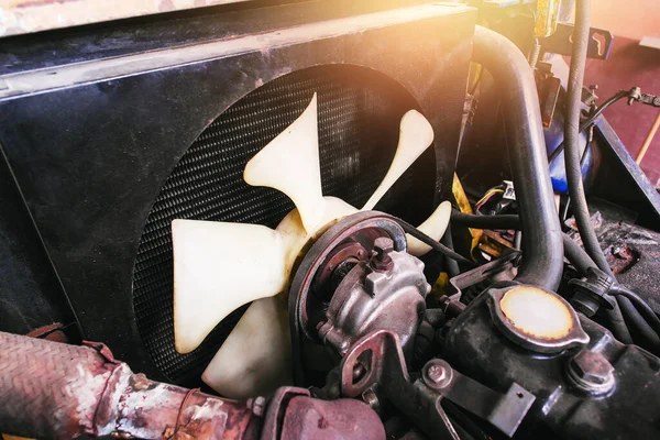 Forklift Radiator Cooling Fan Car Repair Shop — Foto de Stock