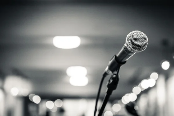 Microphone isolé Images De Stock Libres De Droits