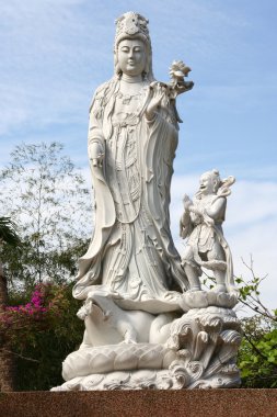 beyaz mermer quan yin heykeli