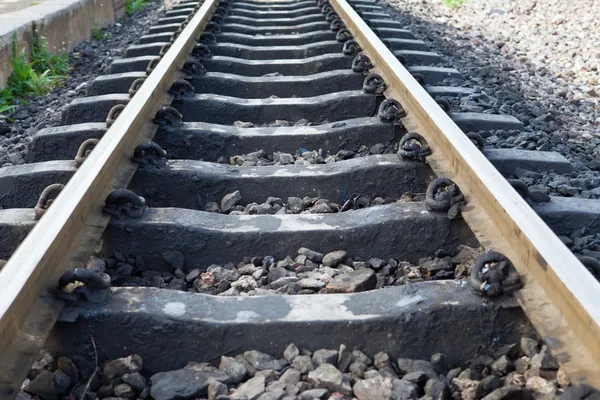 Primer plano de la vía ferroviaria — Foto de Stock