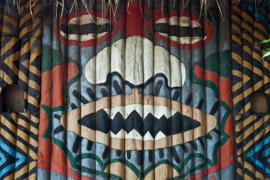 bambu yapılmış renkli ev duvar