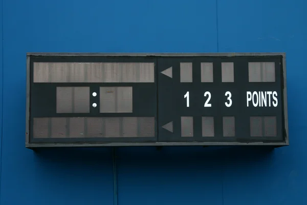 Lege tennis scorebord voor de blauwe muur — Stockfoto