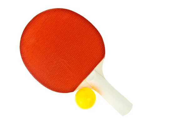 Raquete de tênis de mesa e bola isolada no fundo branco — Fotografia de Stock