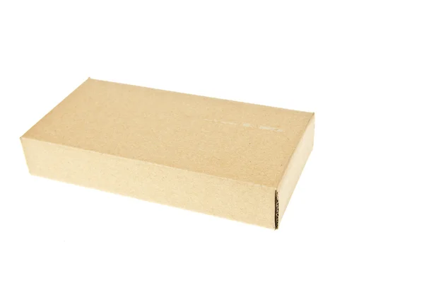 Классическая коричневая бумажная коробка изолирована на белом фоне — стоковое фото
