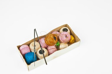 renkli örgü yün topları