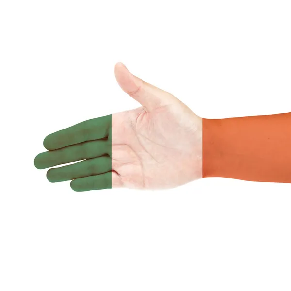 Флаг Ирландии на руке изолированы на белом фоне — стоковое фото
