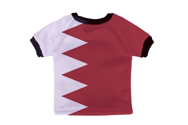 Camisa pequeña con bandera de Bahréin aislada sobre fondo blanco —  Fotos de Stock