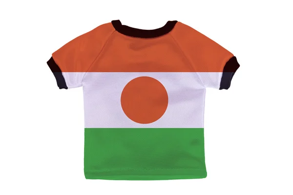 Kleine shirt met niger vlag geïsoleerd op witte achtergrond — Stockfoto