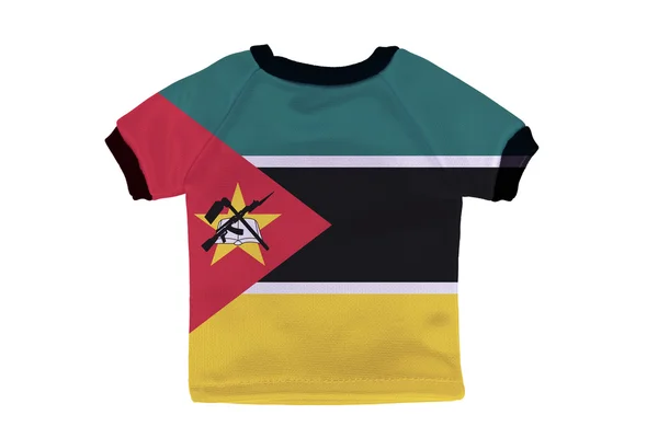 Kleine shirt met mozambique vlag geïsoleerd op witte achtergrond — Stockfoto