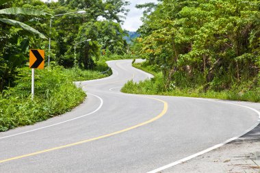 eğri yol