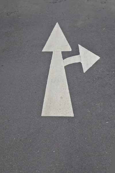Calle, camino, dirección de flecha — Foto de Stock
