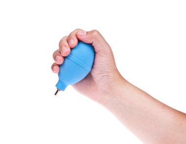 Beyaz adam izole kauçuk toz blower