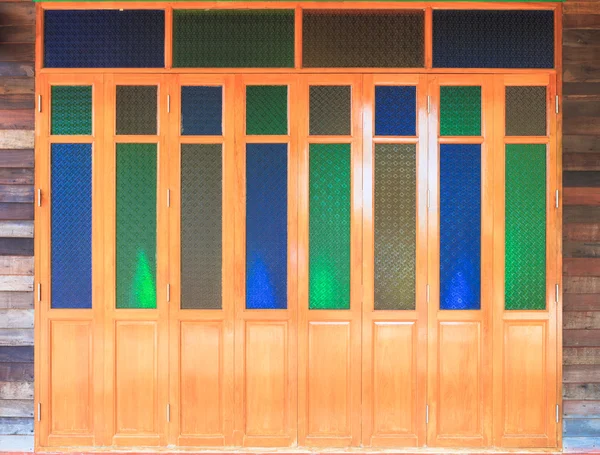Gesloten deur met kleurrijke glas — Stockfoto